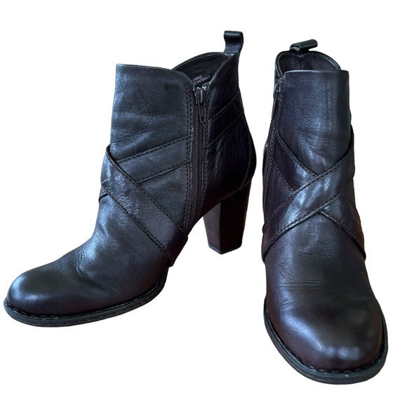 Born Women’s Leather Heel Buckle Detail Biker Ankle Boots Booties Red/Brown Sz 9 - Picture 6 of 17